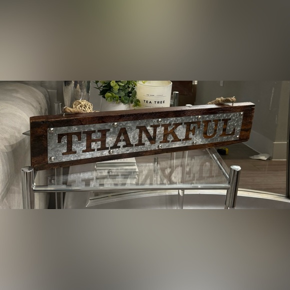 THANKFUL solid wood and metal art. - Picture 4 of 6